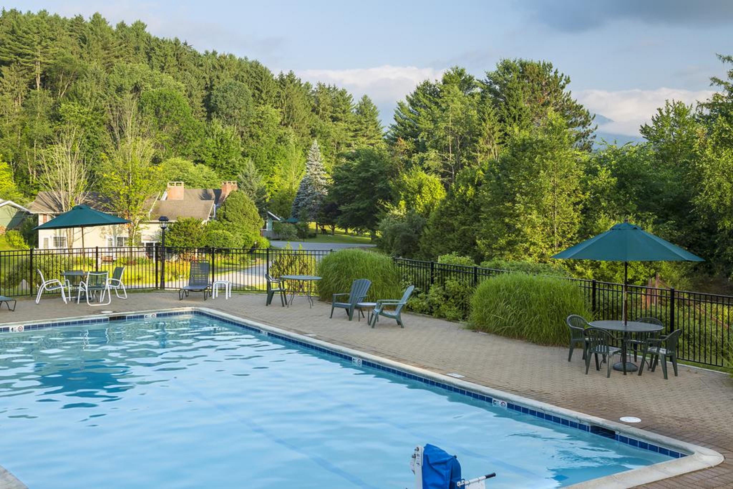 Bluebird Cady Hill Lodge Stowe Exterior photo